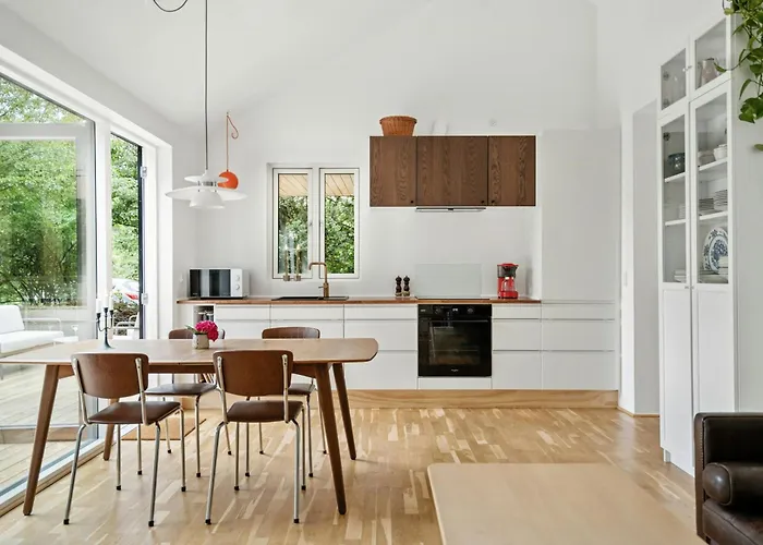 Architect-designed Wooden House At Ertebolle 度假居 Farsø